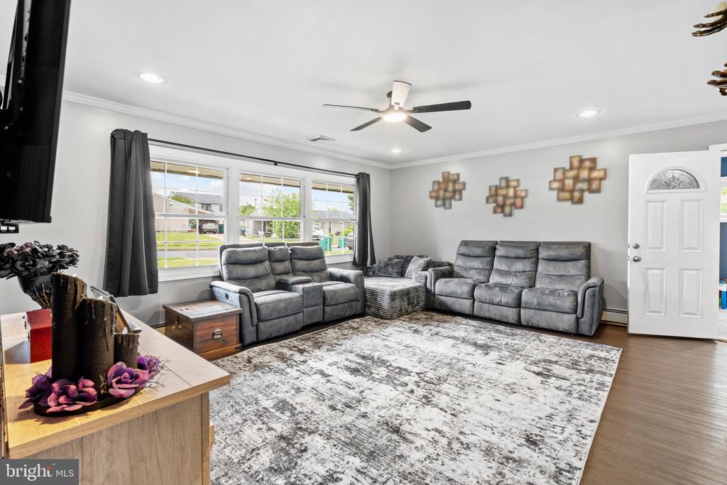 85 BUTTONWOOD LANE