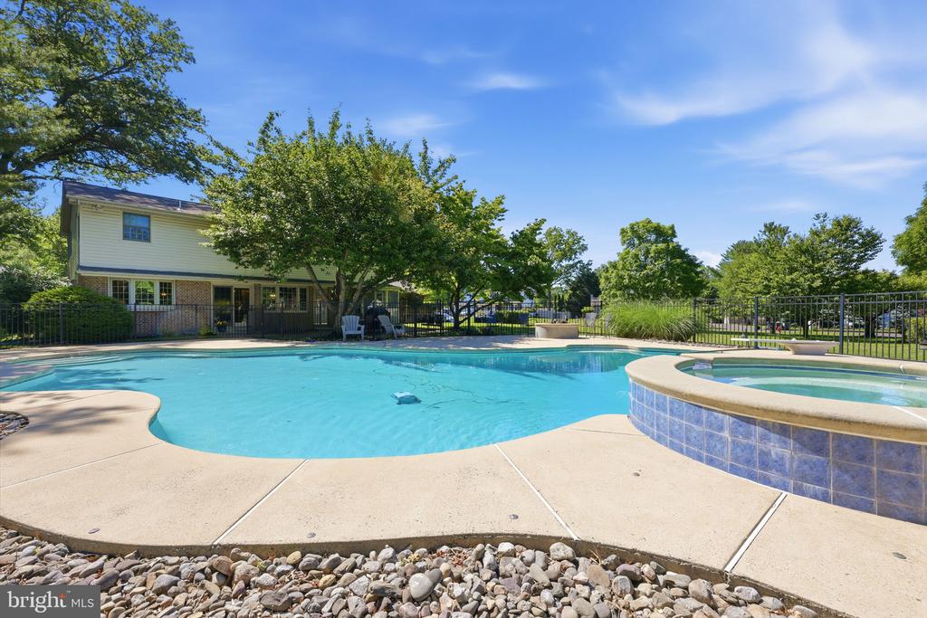 10 PHEASANT DRIVE