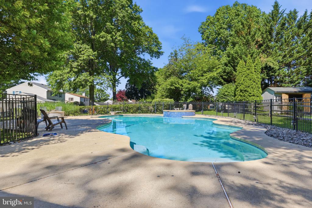 10 PHEASANT DRIVE