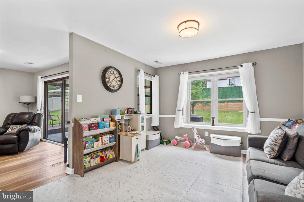 243 TAREYTON DRIVE