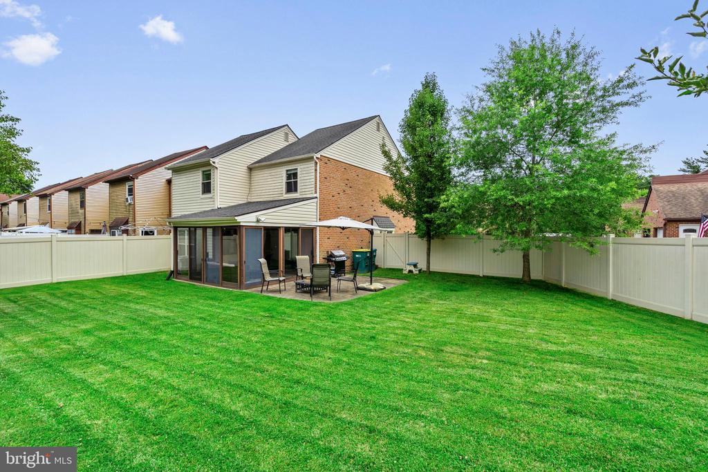 243 TAREYTON DRIVE