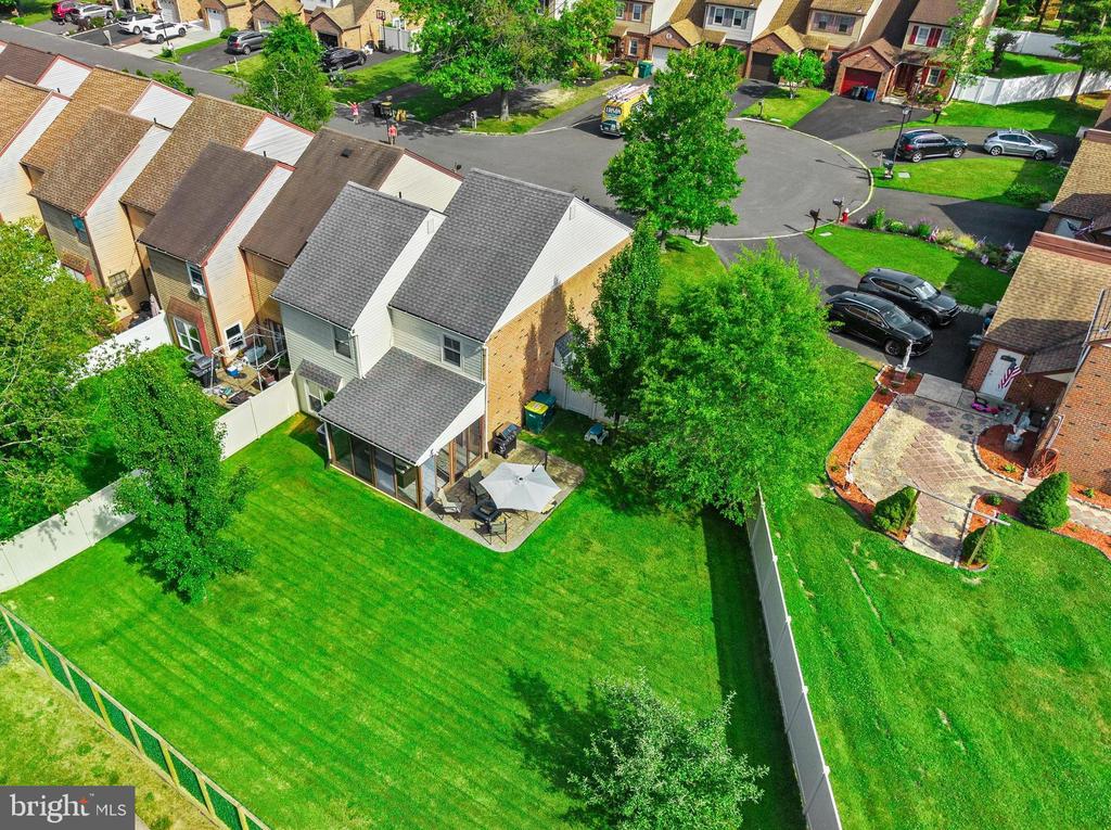 243 TAREYTON DRIVE