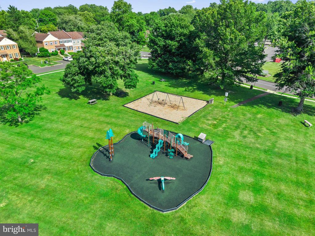 243 TAREYTON DRIVE