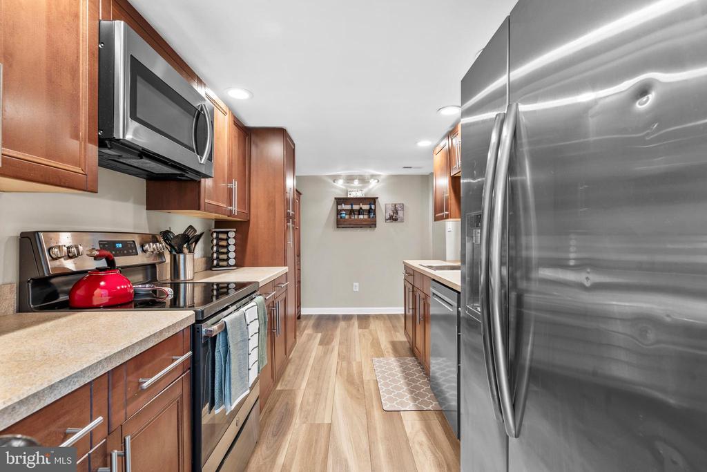 243 TAREYTON DRIVE