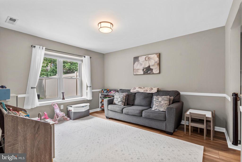 243 TAREYTON DRIVE