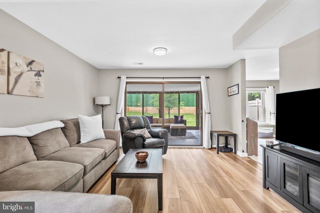 243 TAREYTON DRIVE