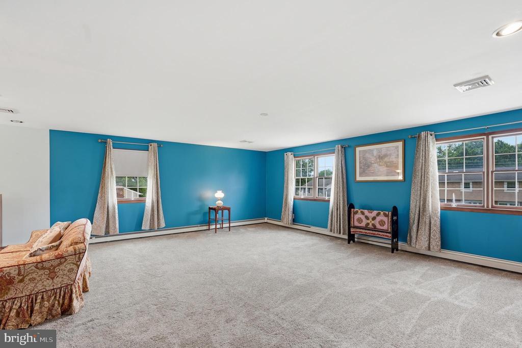 290 PHEASANT RUN