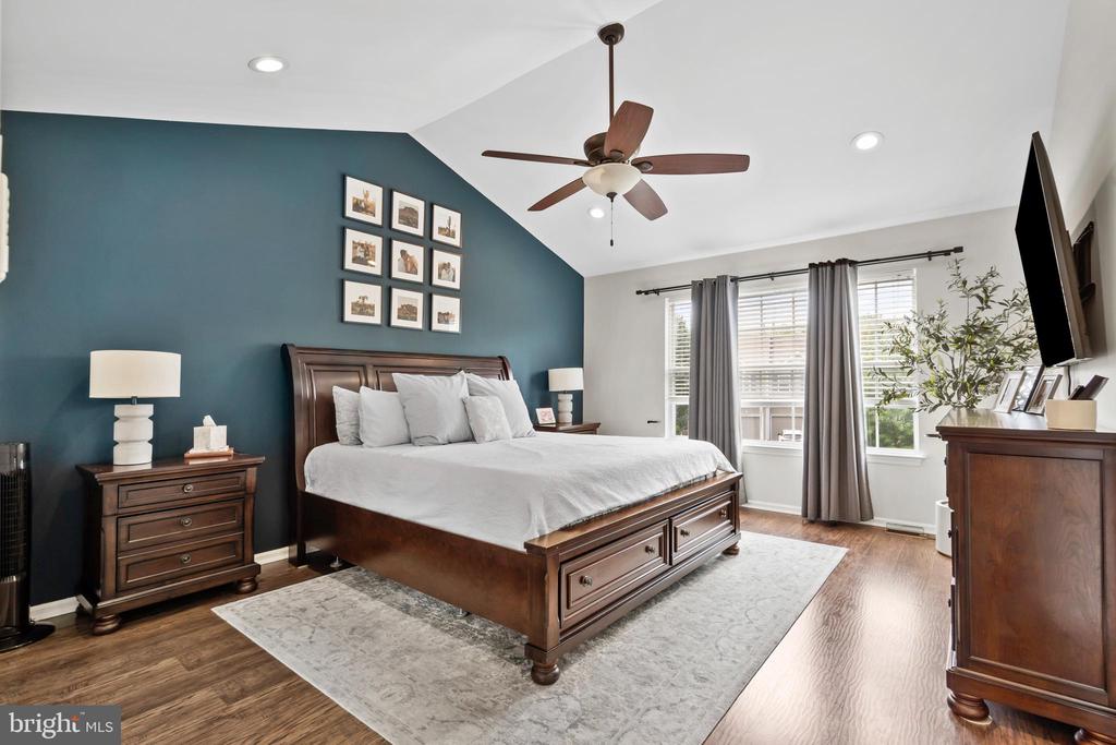 25 SPARROW WALK