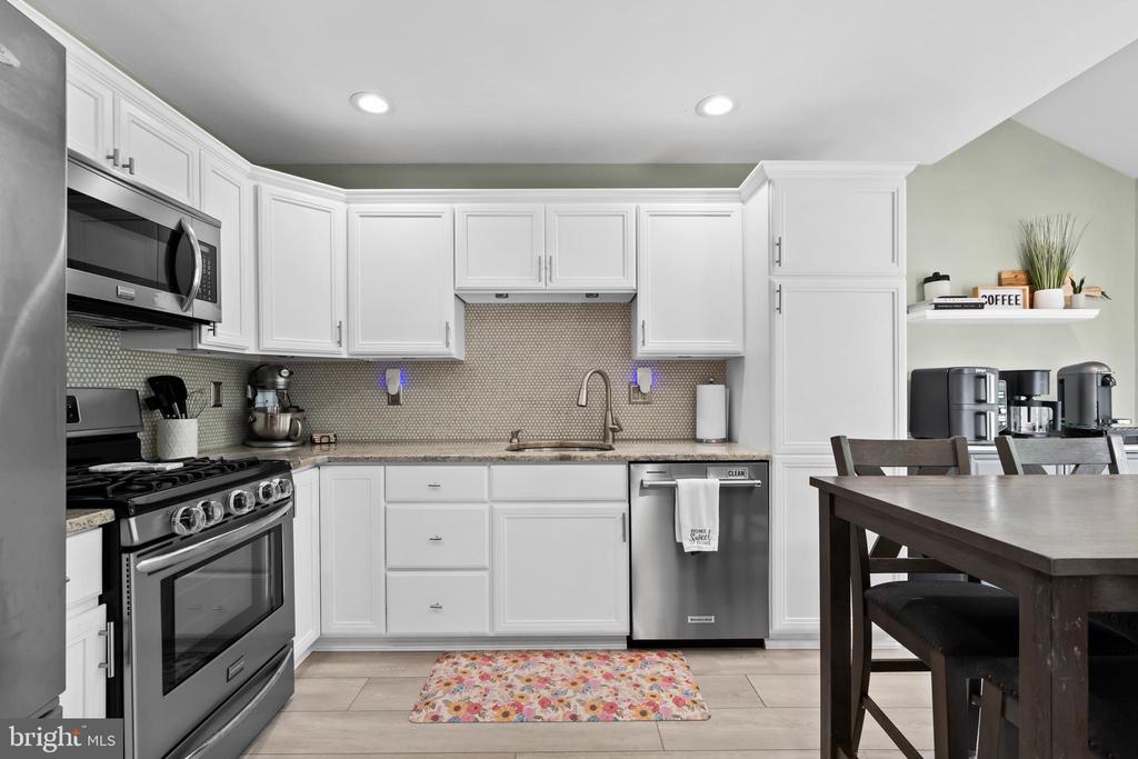 25 SPARROW WALK