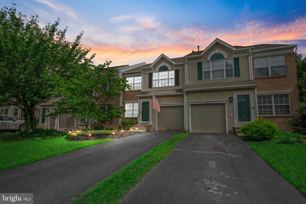 25 SPARROW WALK
