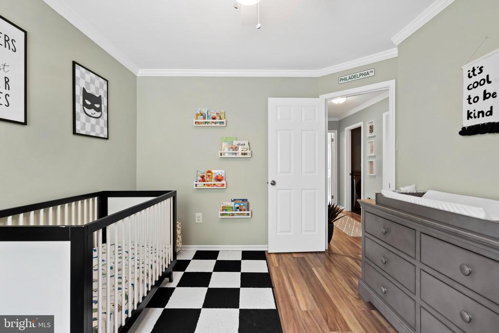 25 SPARROW WALK