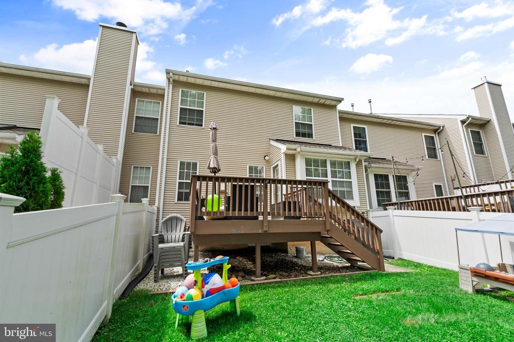 25 SPARROW WALK