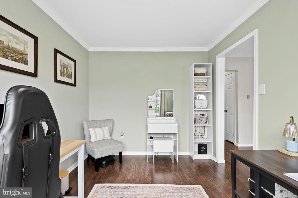 25 SPARROW WALK