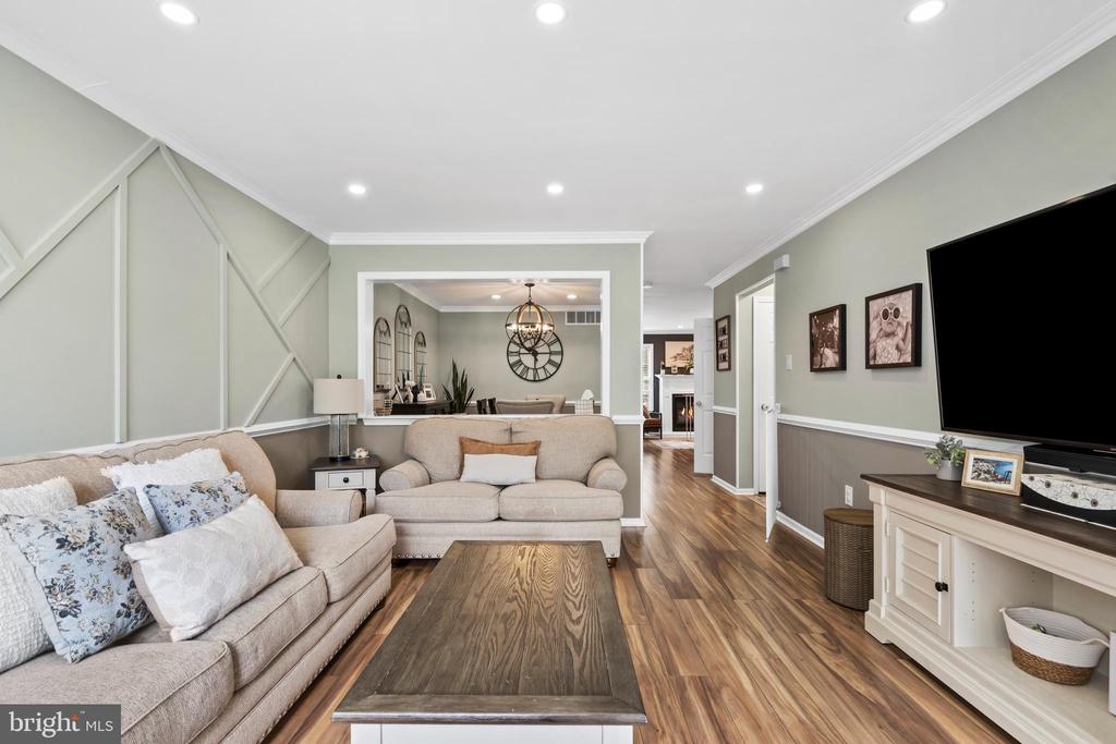 25 SPARROW WALK