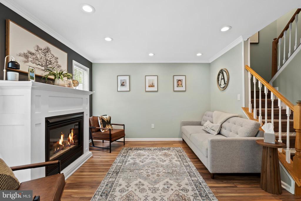 25 SPARROW WALK
