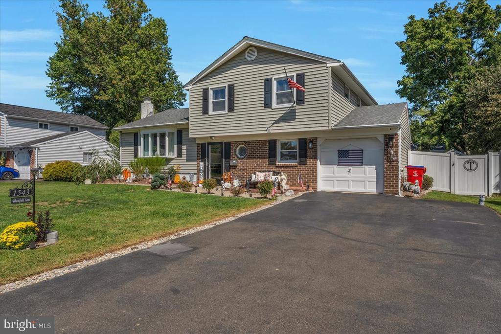 1543 WHEATFIELD LANE