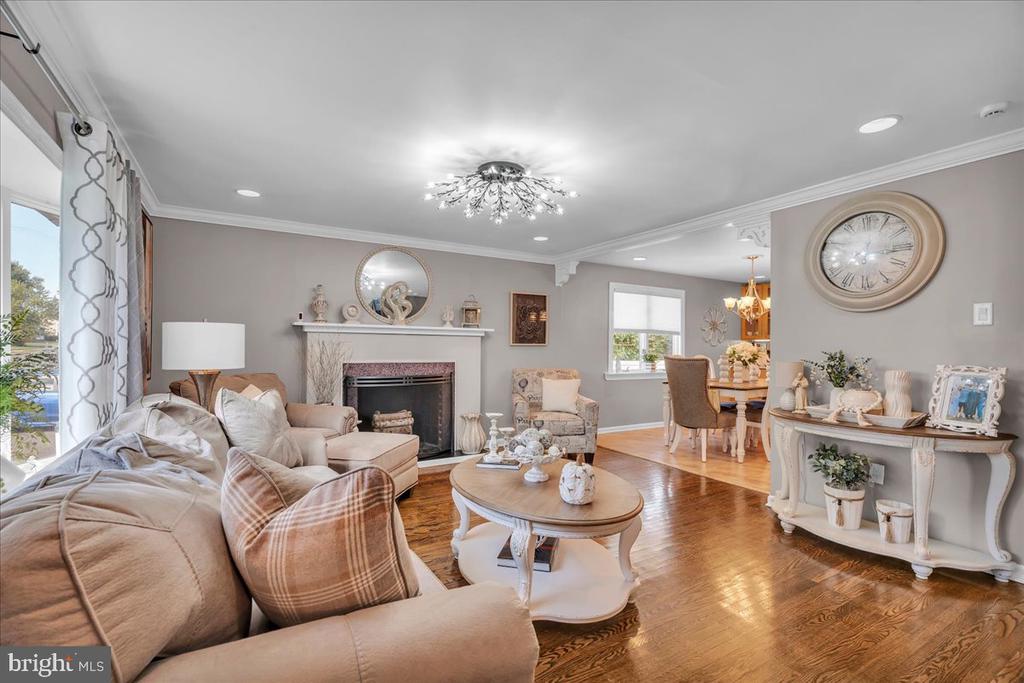 1543 WHEATFIELD LANE