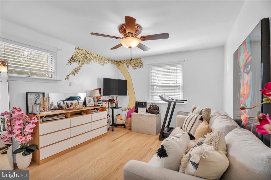 1543 WHEATFIELD LANE