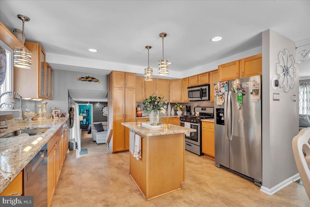 1543 WHEATFIELD LANE