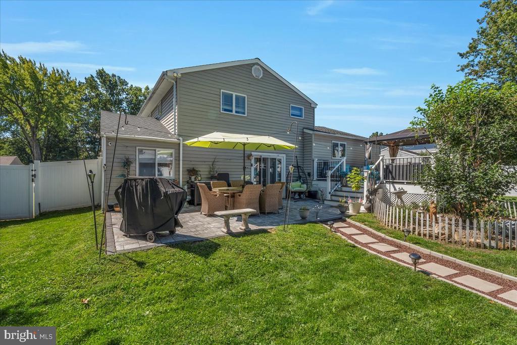1543 WHEATFIELD LANE