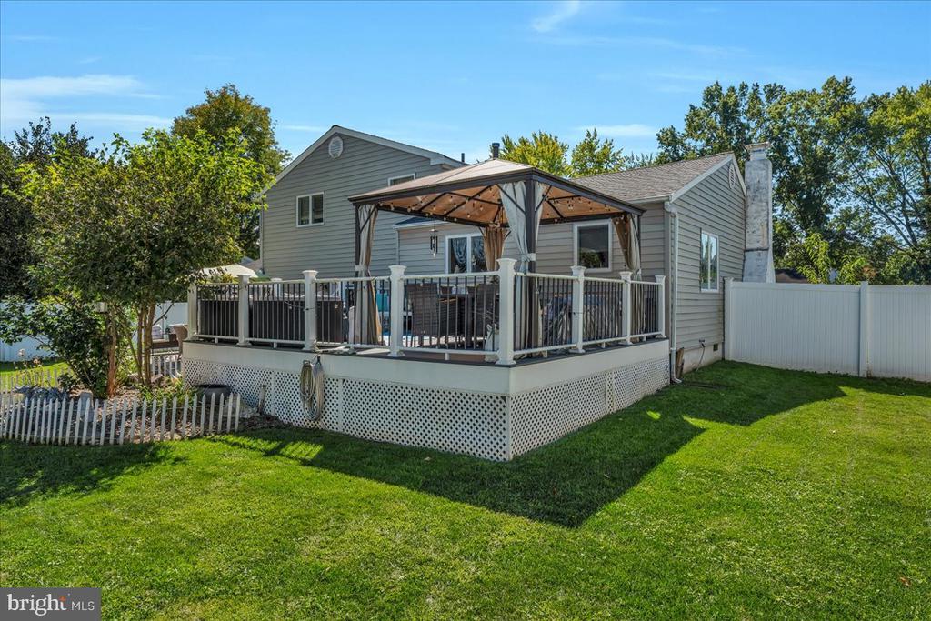 1543 WHEATFIELD LANE