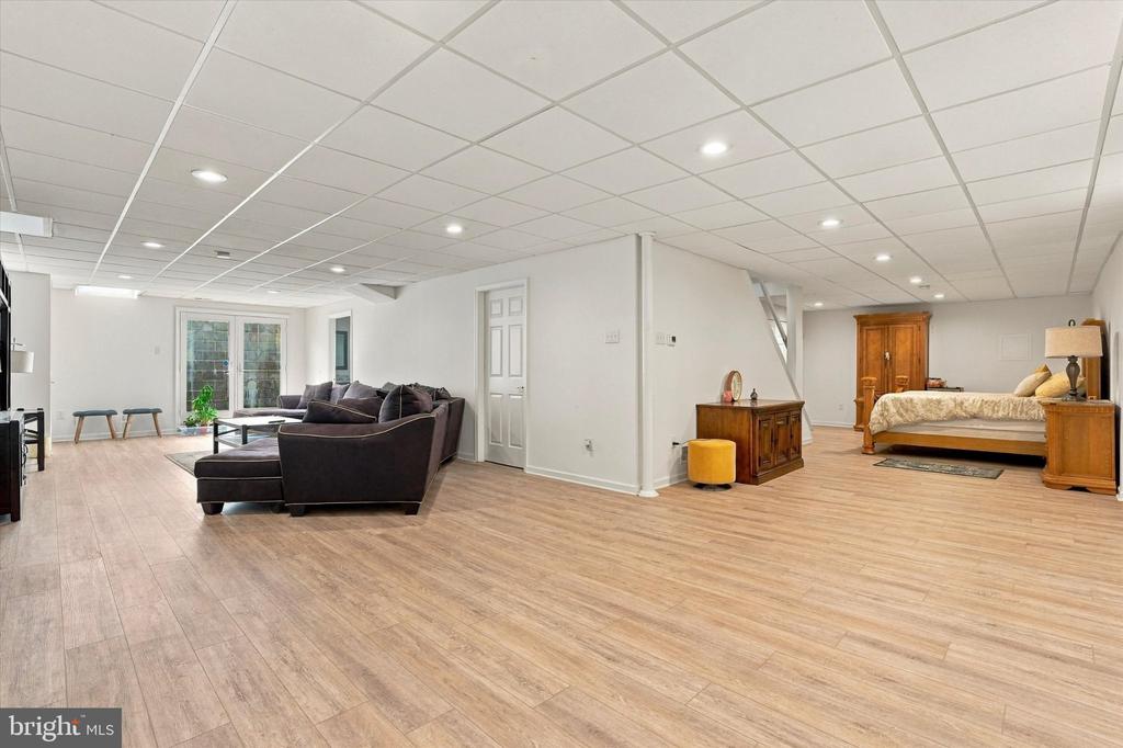 10 HARTFELD ROAD