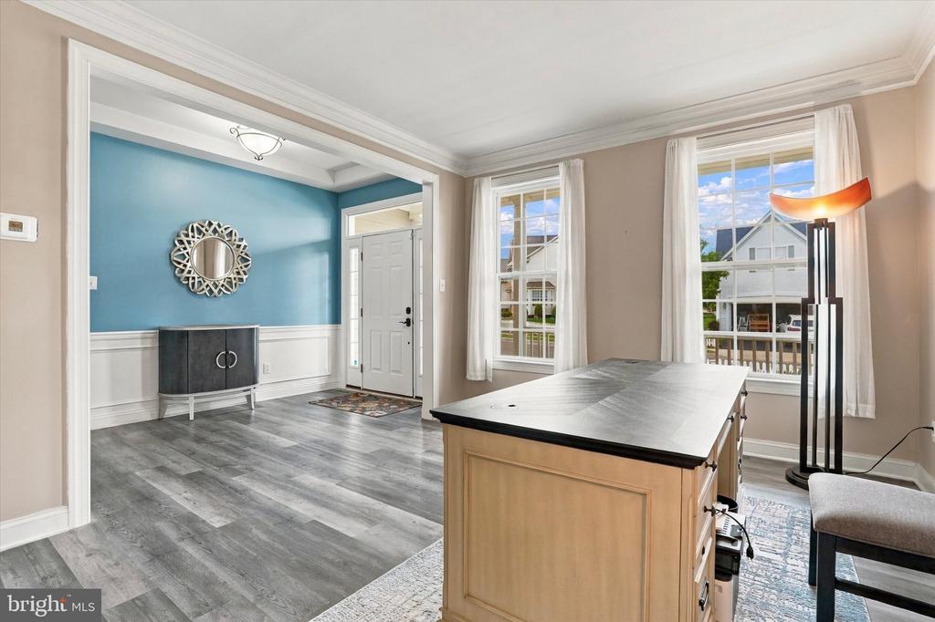 10 HARTFELD ROAD