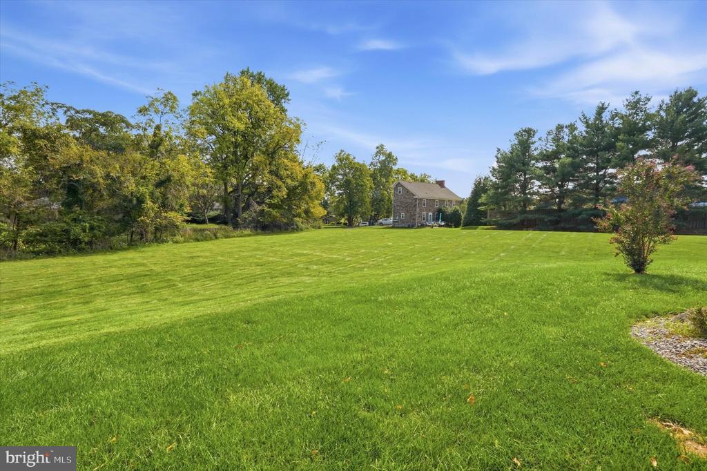10 HARTFELD ROAD