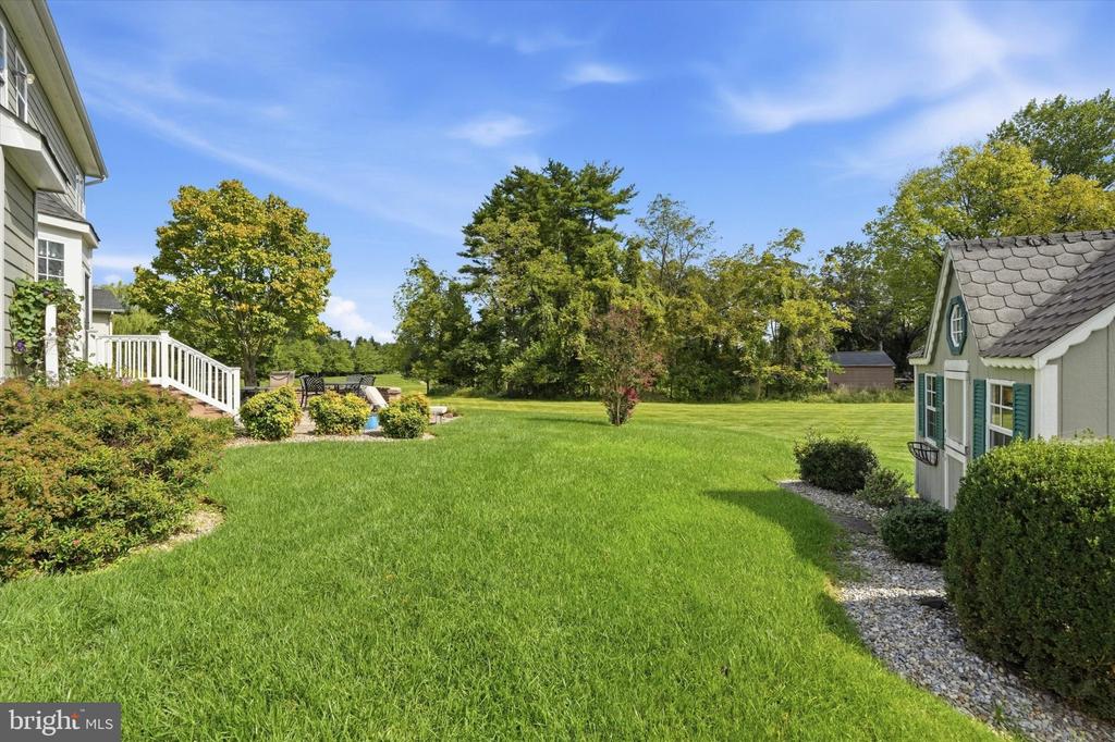 10 HARTFELD ROAD
