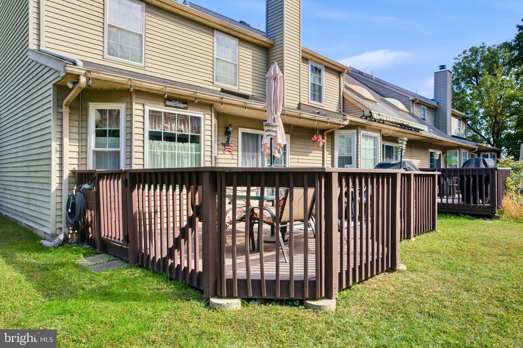 24 PEBBLE COURT