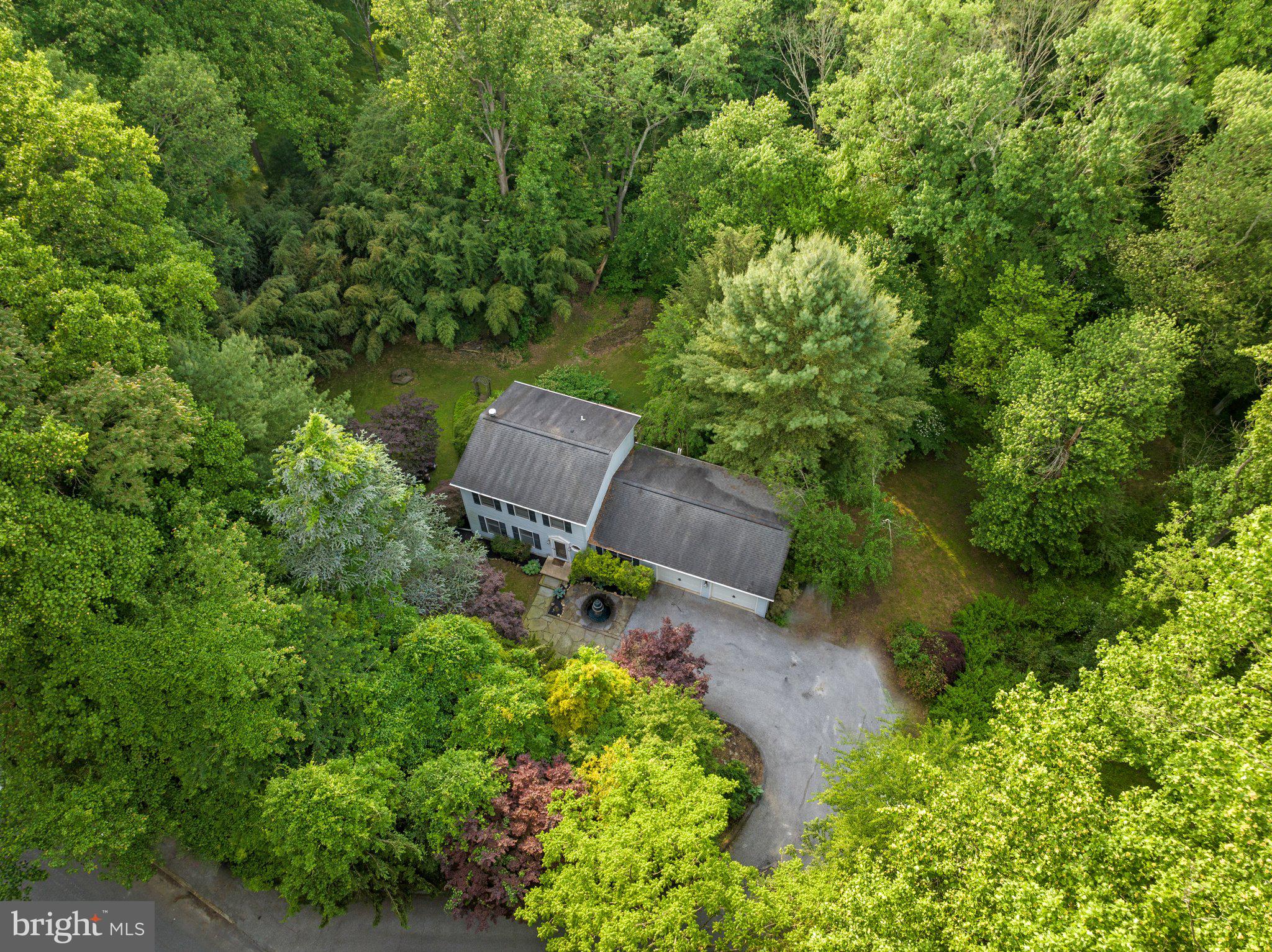 15 Castle Ln