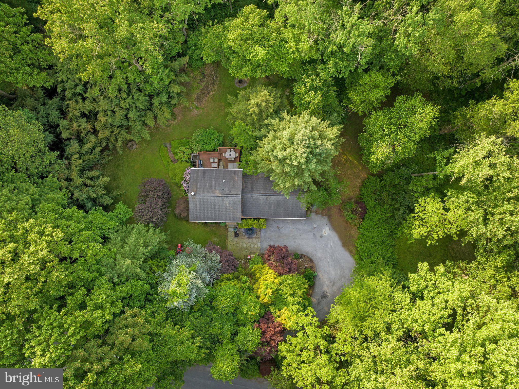 15 Castle Ln