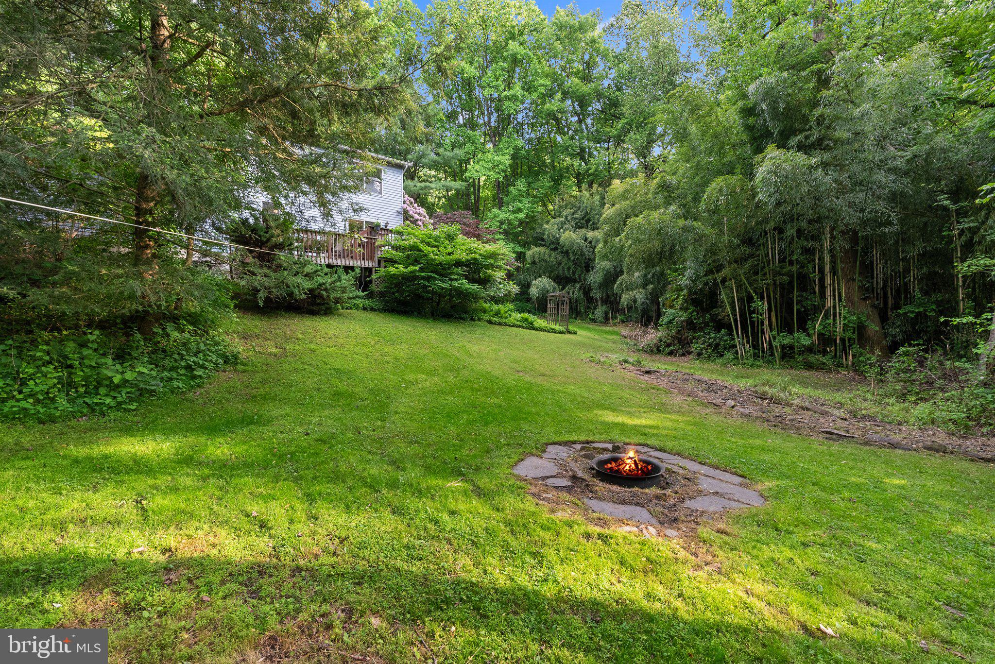 15 Castle Ln