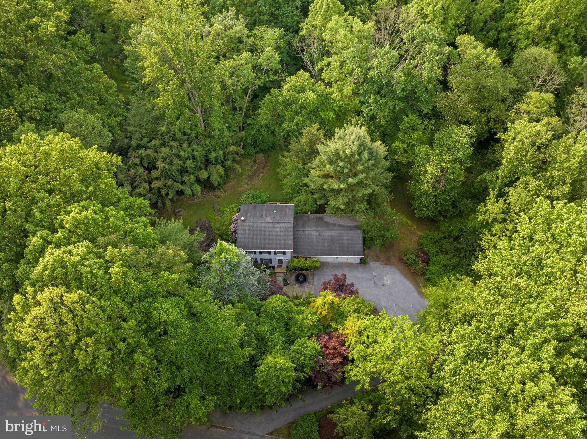 15 Castle Ln