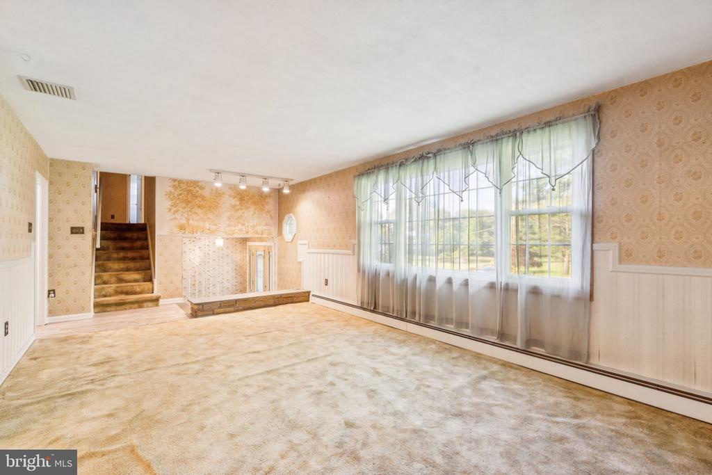 1611 W Lynn Dr
