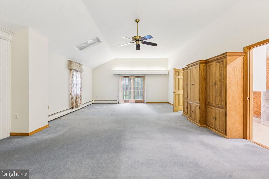 1611 W Lynn Dr