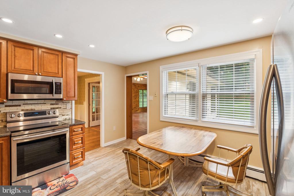 1611 W Lynn Dr