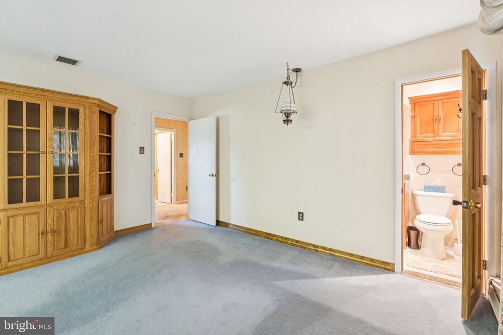 1611 W Lynn Dr