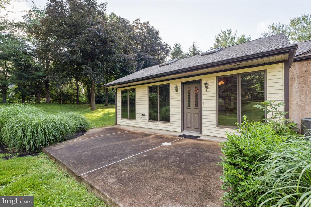 1611 W Lynn Dr