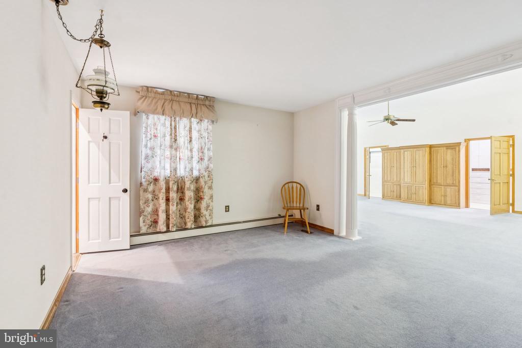 1611 W Lynn Dr