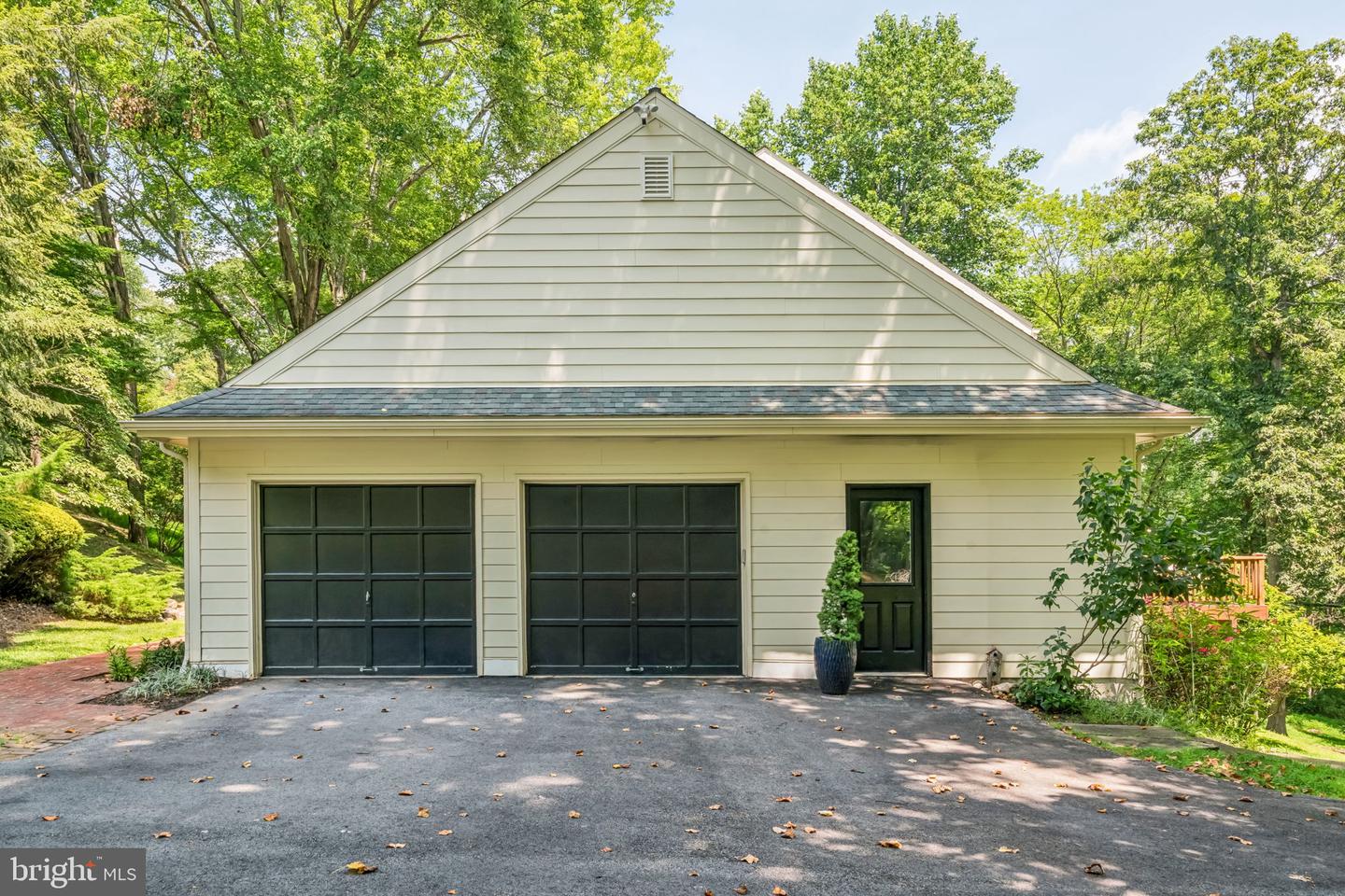 854 Penns Way