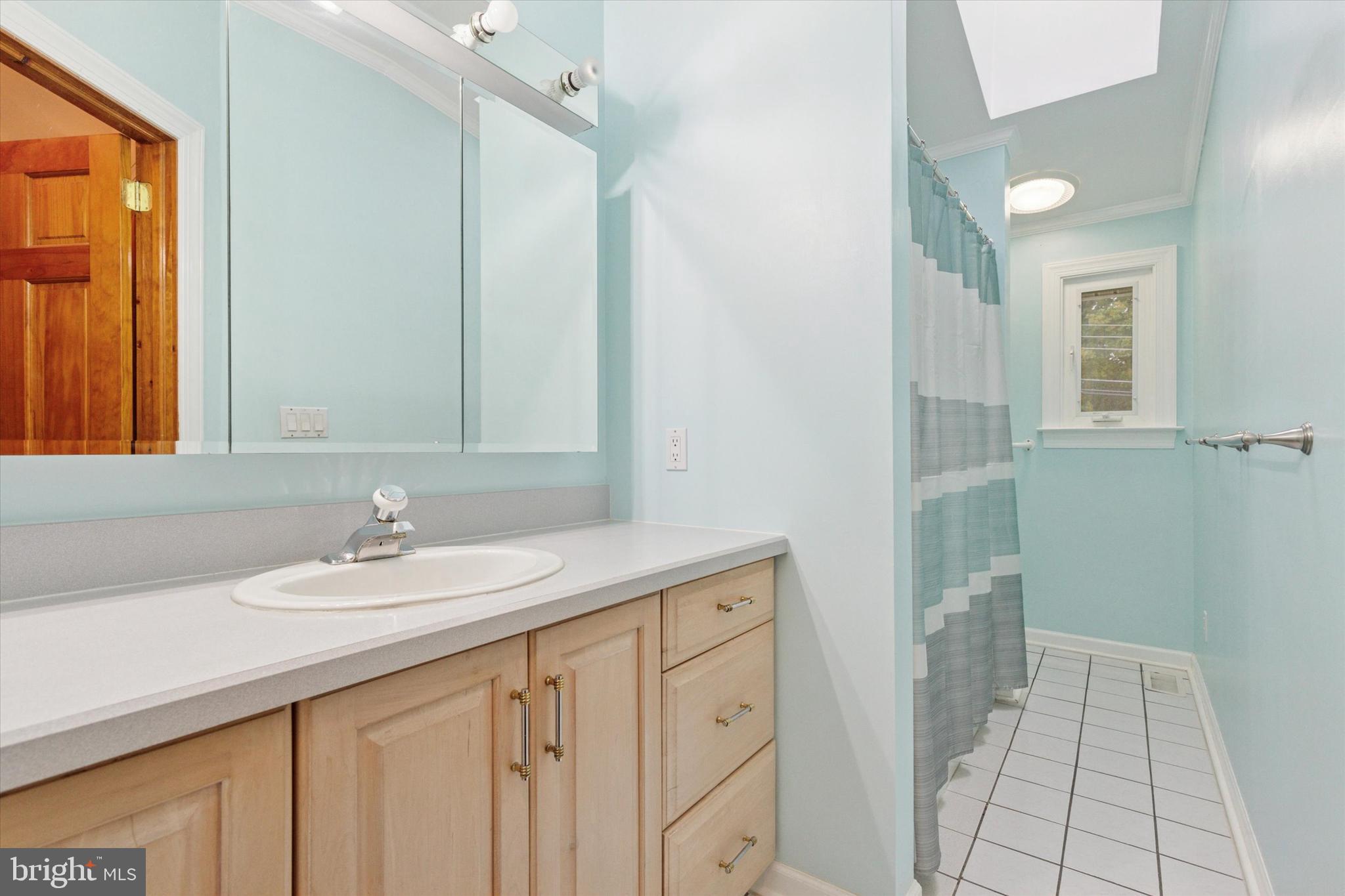 1209 THISTLEWOOD LANE