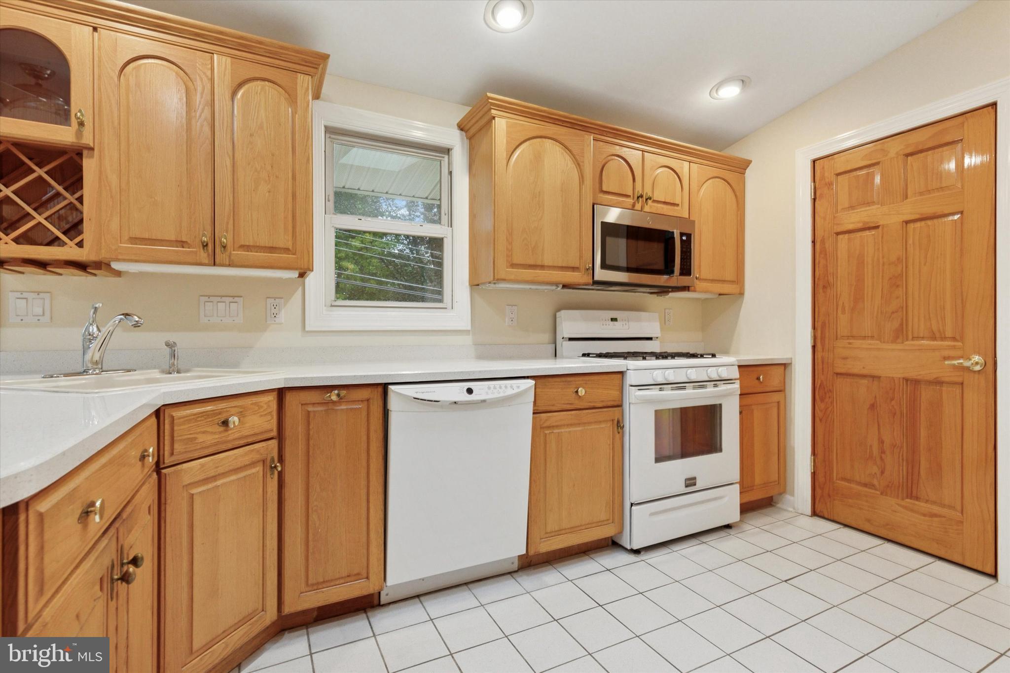 1209 THISTLEWOOD LANE