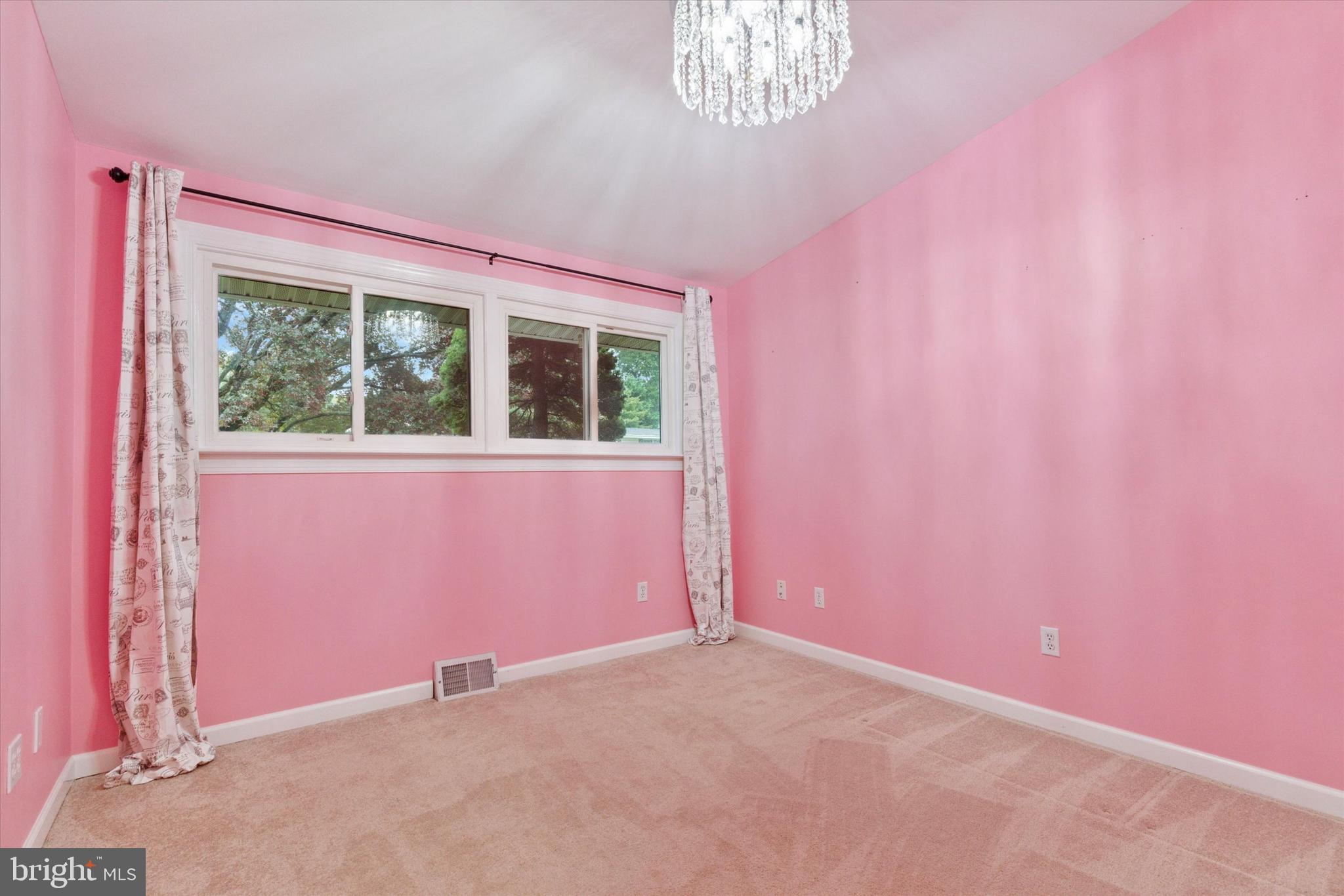 1209 THISTLEWOOD LANE