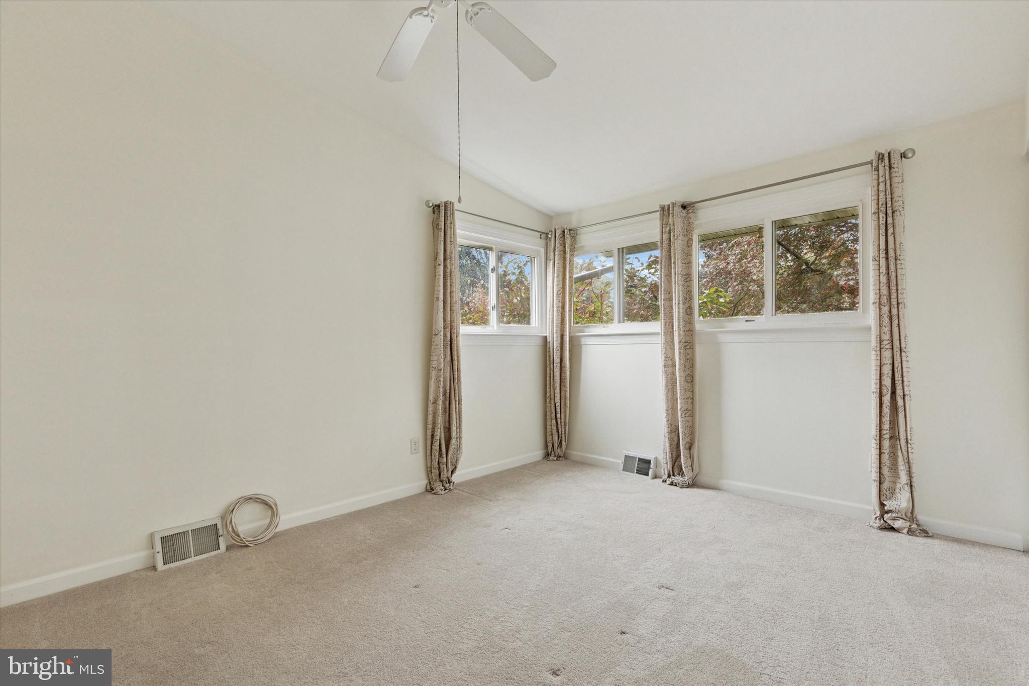 1209 THISTLEWOOD LANE