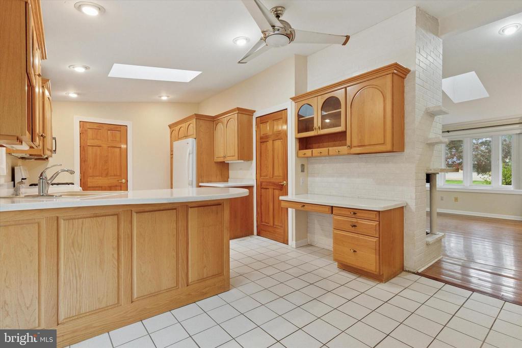1209 THISTLEWOOD LANE