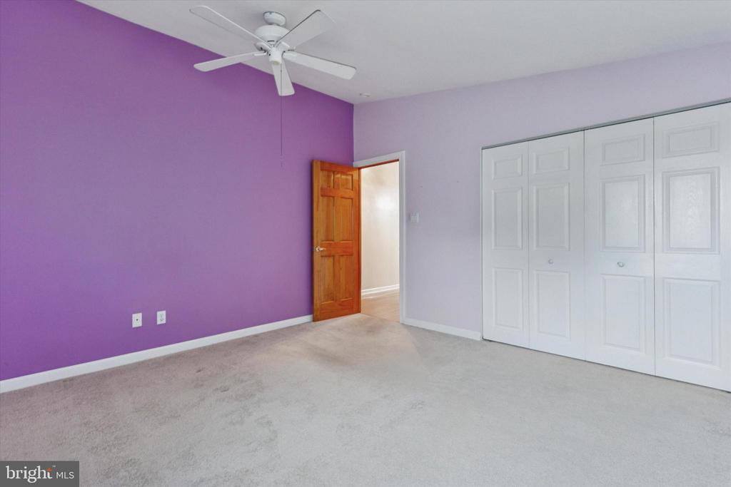 1209 THISTLEWOOD LANE