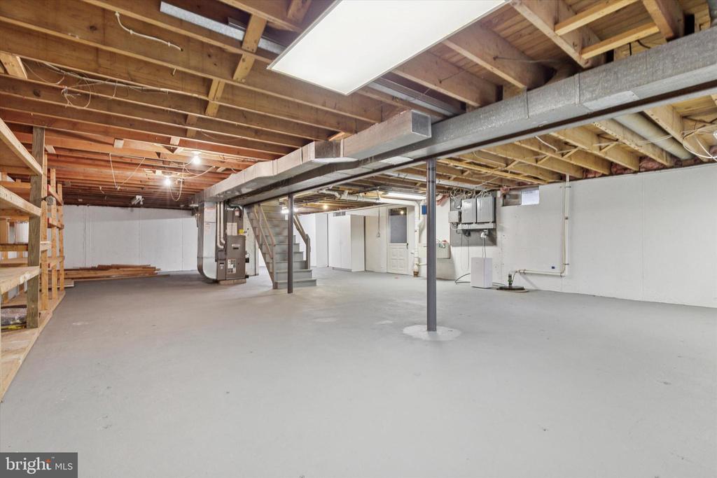 1209 THISTLEWOOD LANE
