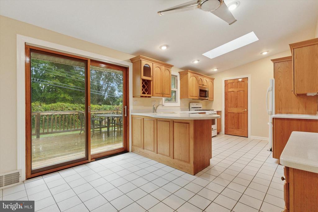 1209 THISTLEWOOD LANE