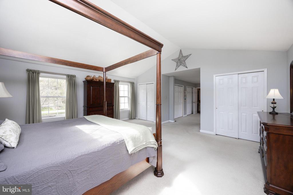 108 WOODED ACRES LANE